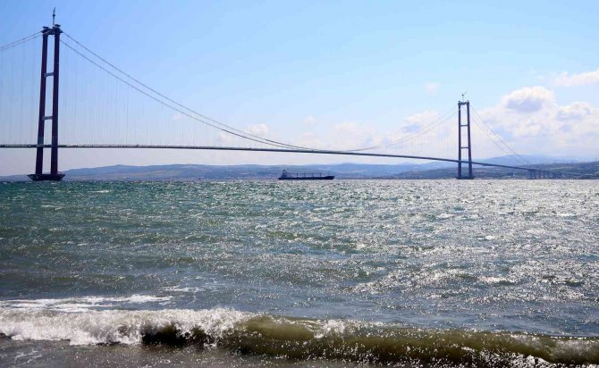 Ukrayna’dan Yola Çıkan Kuru Yük Gemisi ‘Razoni’ Çanakkale Boğazı’ndan Geçti