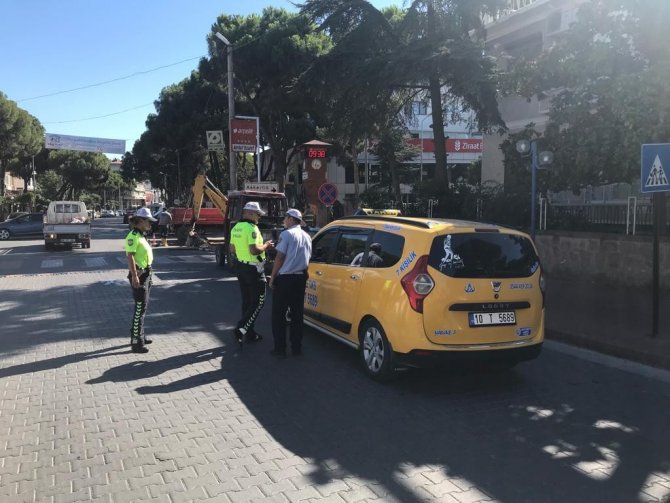 Burhaniye’de Trafik Denetimleri Artırıldı