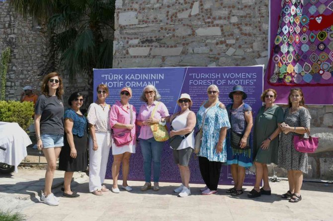 Türk Kadınlarının Motifleri Tarihi Kervansarayın Duvarını Süsledi