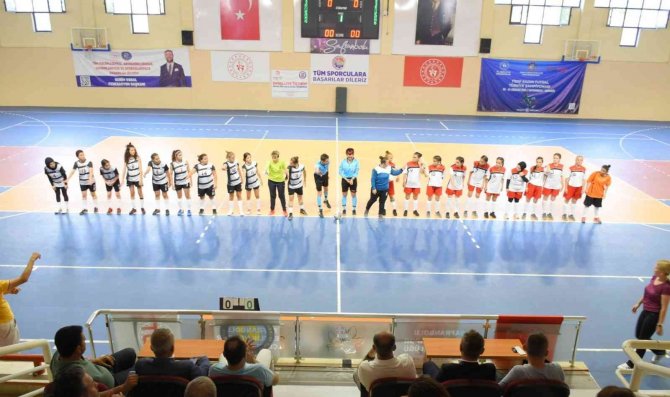 İ̇şitme Engelliler Kadın Futsal Türkiye Şampiyonası Karabük’te Başladı