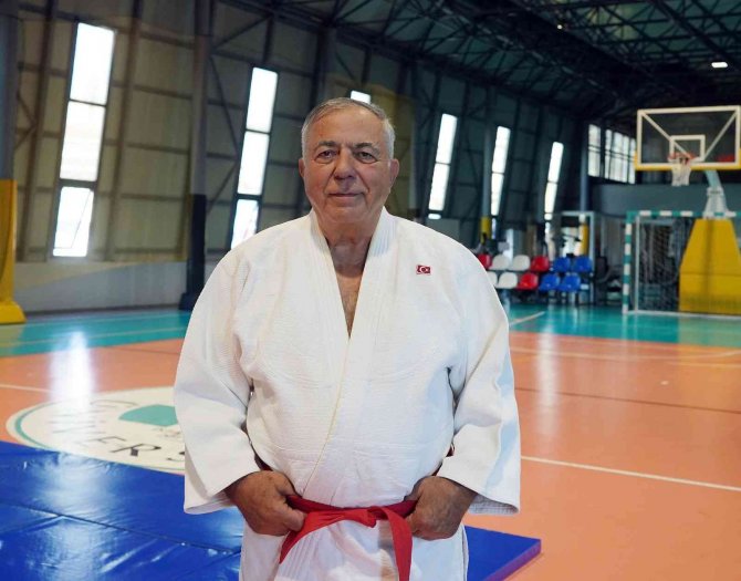 Prof. Dr. İ̇brahim Öztek: "9. Dan Derecesi Türkiye İçin Onur Kaynağı"