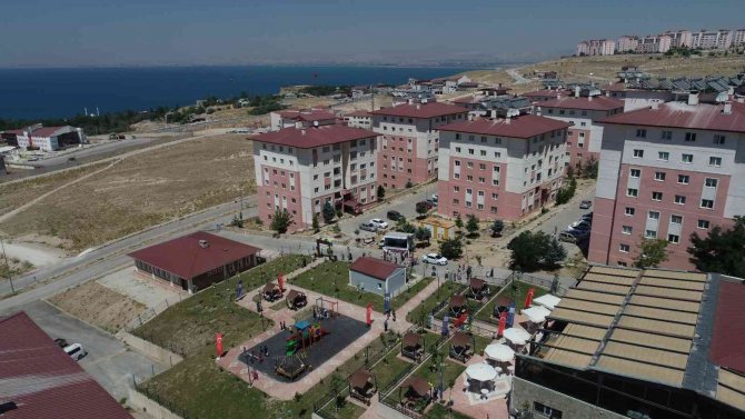 Van Gölü Manzaralı Park Açılışı