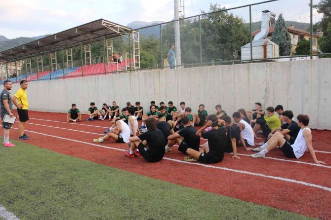 Genç Horozlar Lige İddialı Hazırlanıyor