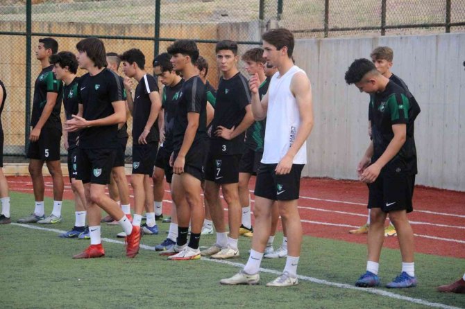 Genç Horozlar Lige İddialı Hazırlanıyor