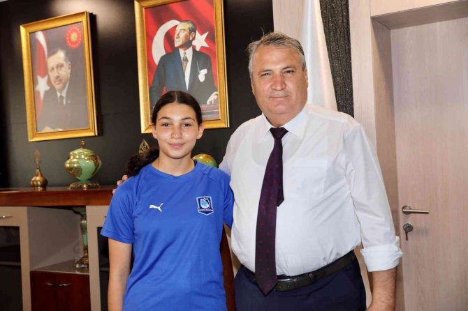 Başkan Çerçi’den Türkiye Şampiyonu Judocuya Ödül