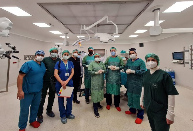 Hareket Bozuklukları ‘Beyin Pili’yle Tedavi Ediliyor