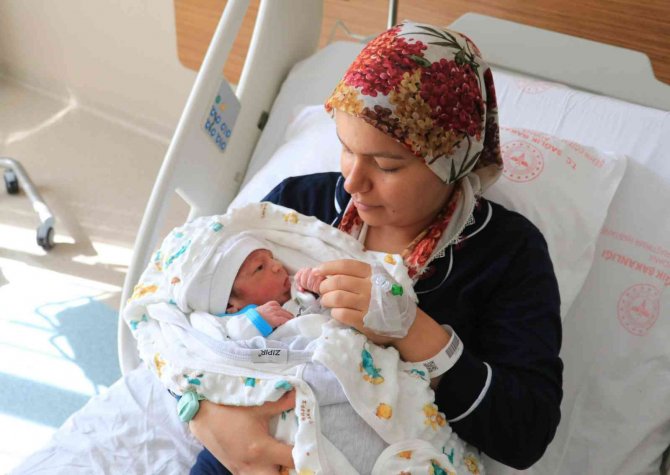 Bu Hastanede Bebekler Ve Anneleri Çipli Bileklikler İle Güvende