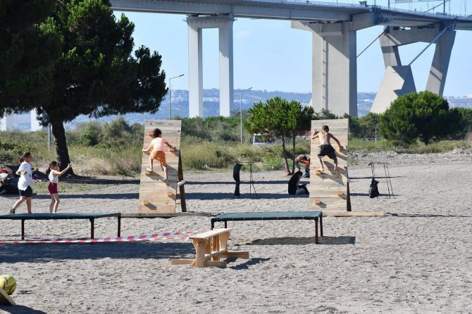 Çocuklar, ’Survivor Parku’runda Eğlenerek Yarıştılar