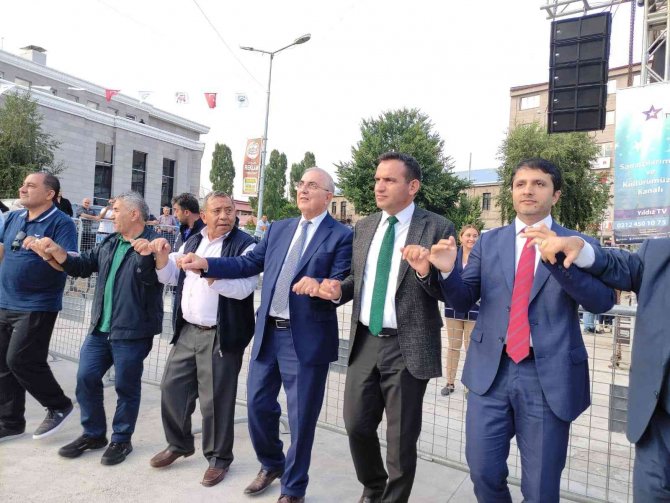 19. Ardahan Ulusal Kültür Ve Bal Festivali Başladı