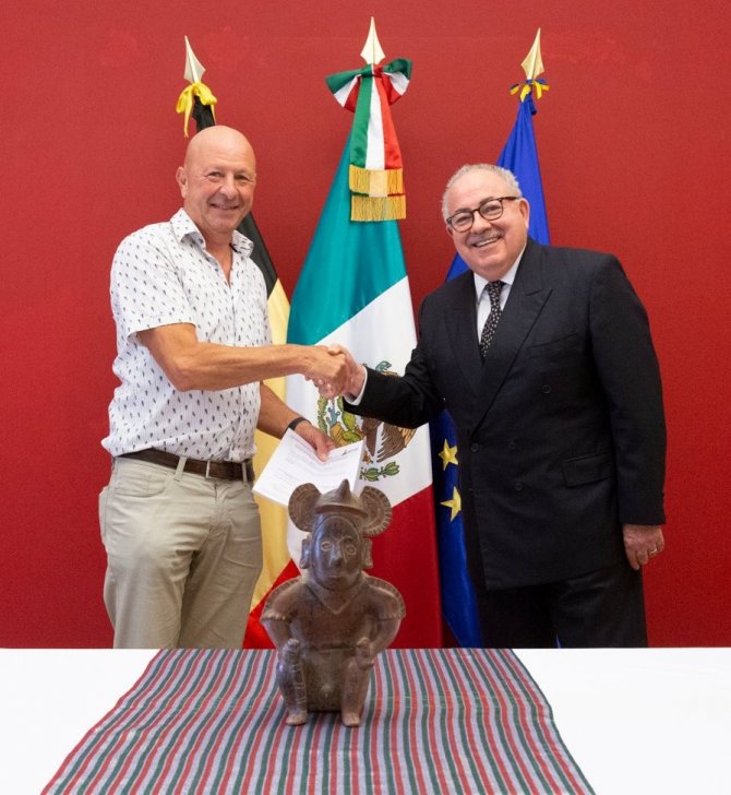 Belçika’da Satılmak Üzere Olan Tarihi Eser Meksika’ya İade Edildi