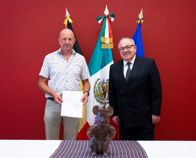 Belçika’da Satılmak Üzere Olan Tarihi Eser Meksika’ya İade Edildi