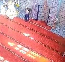Bursa’da Caminin Şamdanlarını Çaldılar