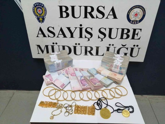 Yaşlı Kadını Dolandıran Sahte Polis Nefes Kesen Takiple Yakalandı