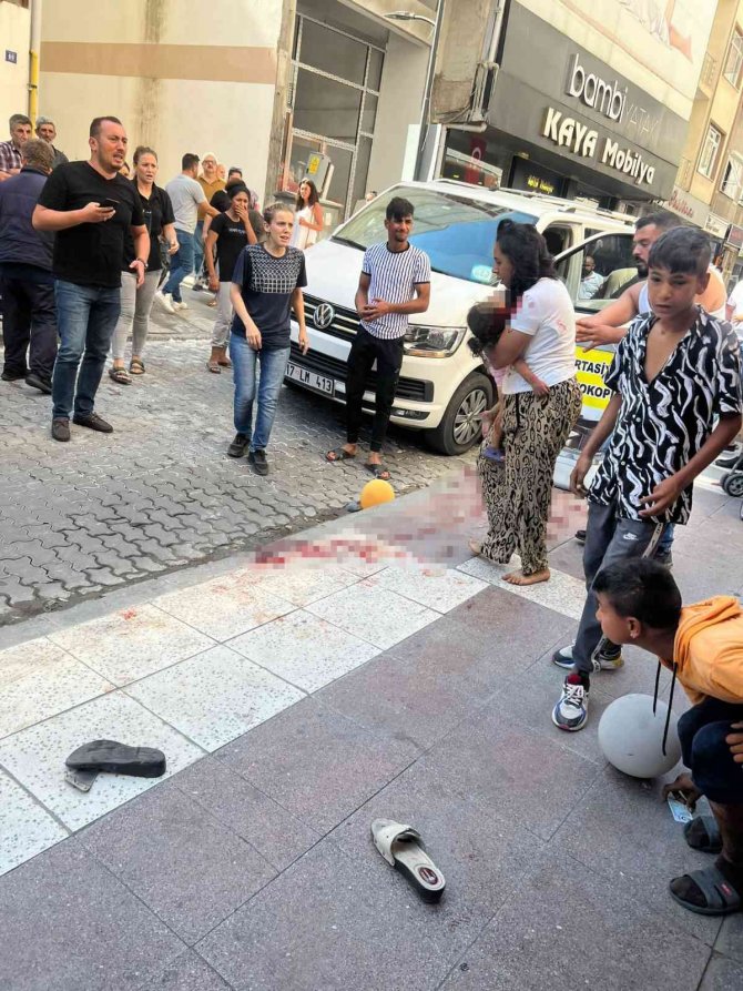 Çanakkale’de Aracın Altında Kalan 2 Yaşındaki Çocuk Hayatını Kaybetti