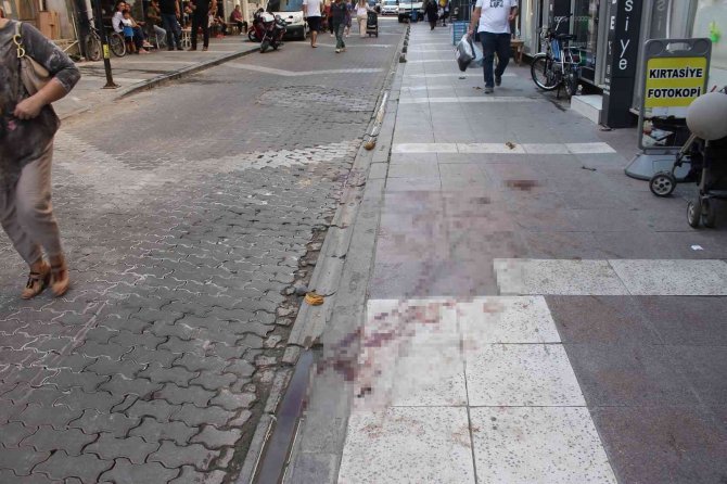 Çanakkale’de Aracın Altında Kalan 2 Yaşındaki Çocuk Hayatını Kaybetti