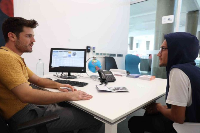 Yüzlerce Öğrenciye ‘Yks Danışmanlık Hizmeti’ Verildi