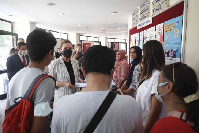 Deü, Tercih Fuarlarının Yıldızı Oldu