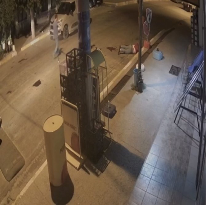 Yolda Gördüğü Husumetlisini Yaraladı