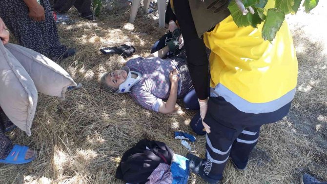 Elazığ’da İki Otomobil Kafa Kafaya Çarpıştı: 4 Yaralı