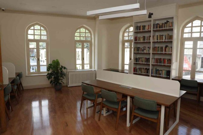 İ̇stiklal Kütüphanesi Kapılarını Ziyaretçilerine Açtı