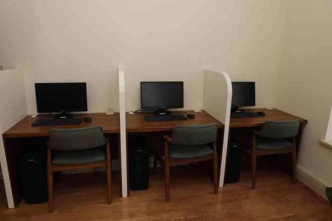 İ̇stiklal Kütüphanesi Kapılarını Ziyaretçilerine Açtı