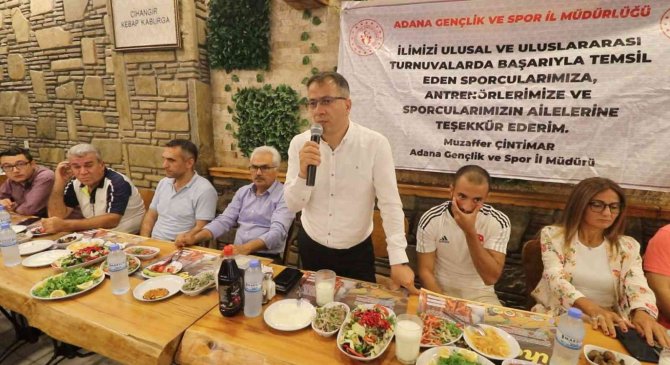 Başarılı Sporcular Yemekte Bir Araya Geldi