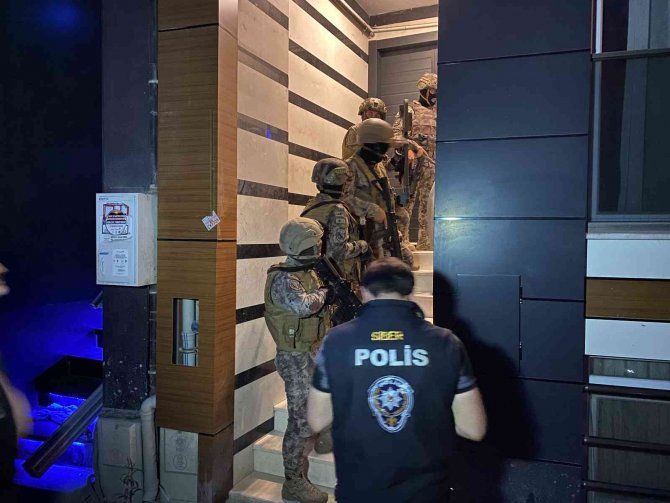 İ̇stanbul Merkezli 7 İlde Özel Harekat Destekli Yasa Dışı Bahis Operasyonu Düzenlendi