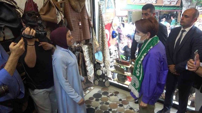 İ̇yi̇ Parti Genel Başkanı Akşener, Yalova’da Esnafı Ziyaret Etti