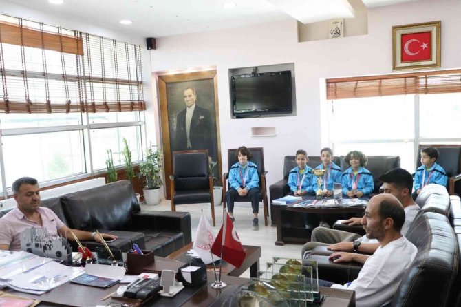 Ali İ̇hsan Kabakcı Ana Lig’in Şampiyonlarını Ağırladı