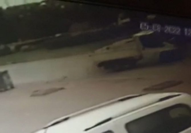 Kaza Anı Saniye Saniye Kamerada: 2 Yaralı