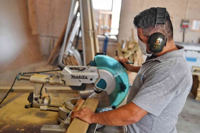 Konyaaltı Belediyesi Satın Almak Yerine Üretiyor