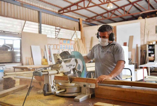 Konyaaltı Belediyesi Satın Almak Yerine Üretiyor