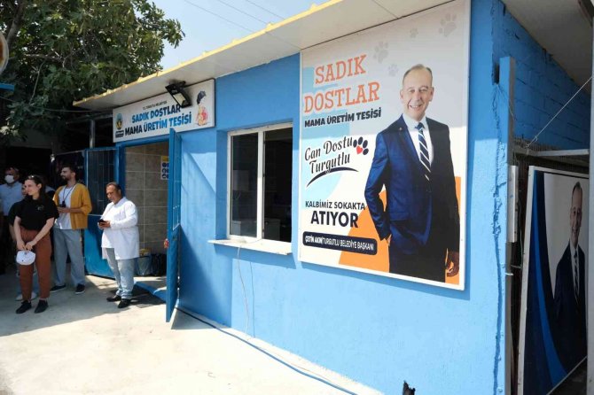 Turgutlu’da Gıda Atıkları Sokak Hayvanlarına Mama Oldu