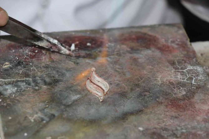 Mardin’de Kursiyerler 5 Bin Yıllık Sanatı Öğreniyor