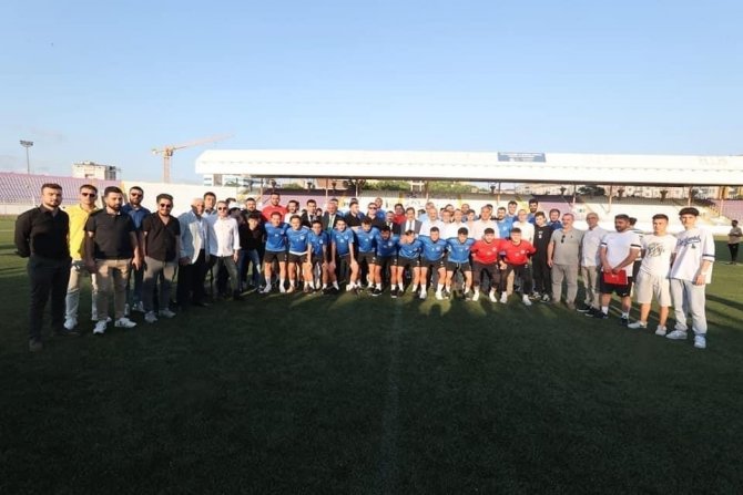 Mor Menekşeler, Sezonu Dualarla Açtı