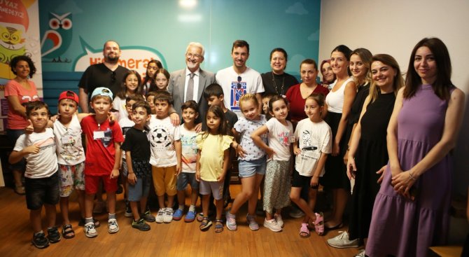 Başkan Erdem, Çocuklarla Kütüphanede Buluştu