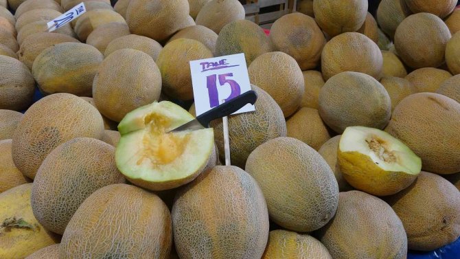 Pazarda Meyve Ve Sebze Fiyatları Dibi Gördü