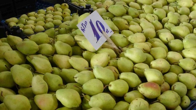 Pazarda Meyve Ve Sebze Fiyatları Dibi Gördü