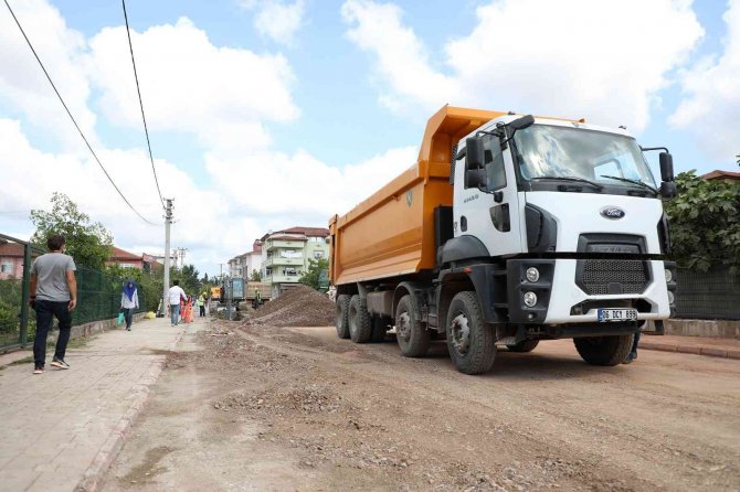 Kaynarca’nın Dev Altyapı Projesinde Çalışmalar Sürüyor