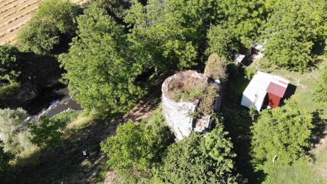 Sarmaşıkların Arasında Saklı Kalmış 800 Yıllık Tarih