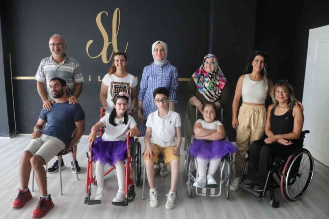 Engelli Minikler Dans İle Hayata Tutunuyor