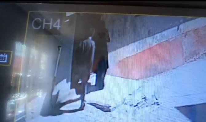Kira Parasının Çalınma Anı Kameralara Yansıdı