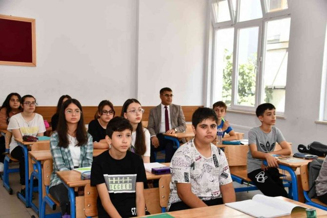 Öğrenciler 2022-2023 Eğitim Öğretim Yılı’na Yaz Kursları İle Hazırlanıyor