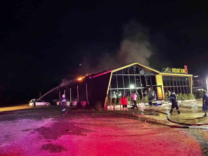 Tayland’da Gece Kulübünde Yangın: 14 Ölü