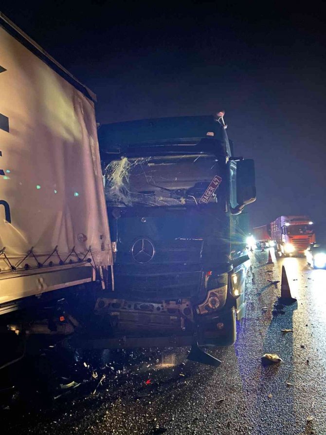Düzce’de Feci Kazada 3 Ölü 3 Yaralı