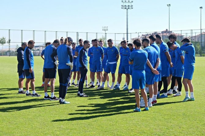Tarsus İ̇dman Yurdu Genel Sekreteri Duman: "İ̇yi Bir Kamp Dönemi Geçiyoruz"