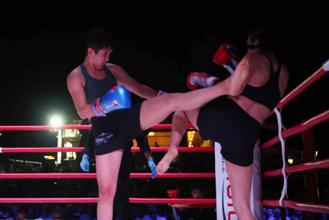 Yeşilırmak Kenarında Kick Boks Gecesine Yoğun İlgi