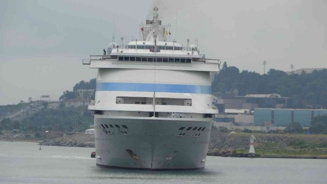 Trabzon Limanı 5 Yıl Aradan Sonra İlk Kez Bir Kruvaziyer Gemisini Ağırladı