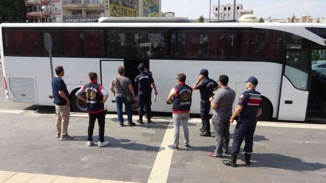 Adıyaman’da 76 Kaçak Göçmen Yakalandı