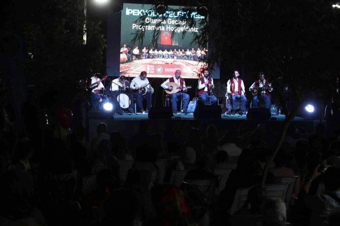 İ̇pekyolu’nda ‘Oturma Gecesi’ Geleneği Sürüyor